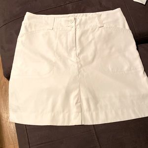 Dri fit size 8/M Nike Golf skirt with shorts
